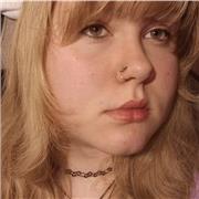 Soy una chica de 17 años que sabe a la perfección 4 idiomas uno de ellos C1